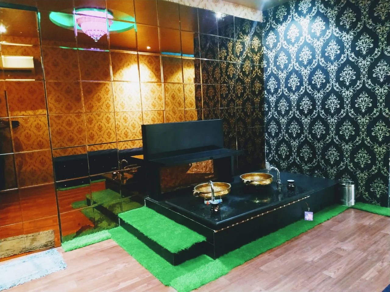 Private premium spa therapy room at Glory Spa Banjara Hills